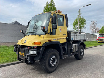 덤프트럭 UNIMOG U400