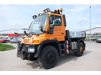 드롭사이드/ 플랫베드 트럭 UNIMOG U400