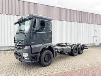 캡 새시 트럭 MERCEDES-BENZ Arocs 2651