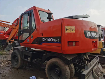 휠 굴삭기 DOOSAN