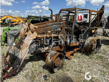 장궤형 트랙터 CASE IH JXU Maxxima