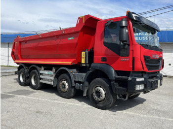 덤프트럭 IVECO Trakker