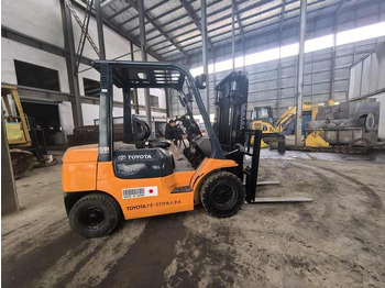 디젤 지게차 used Toyota 3ton forklift FD30, secondhand toyota FD30 forklift 3ton original Japan Used lift truck 3 ton for sale : 사진 2