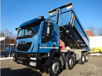 덤프트럭 IVECO Trakker