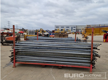 건설장비 Stillage of Heras Fencing (2 of) : 사진 2