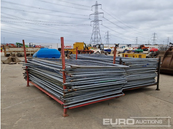 건설장비 Stillage of Heras Fencing (2 of) : 사진 3