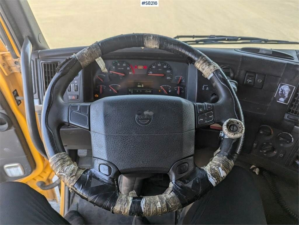 덤프트럭 Volvo FMX 6X2 : 사진 46