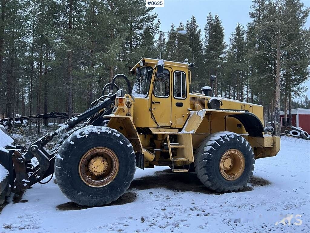 불도저 Volvo L120 : 사진 16