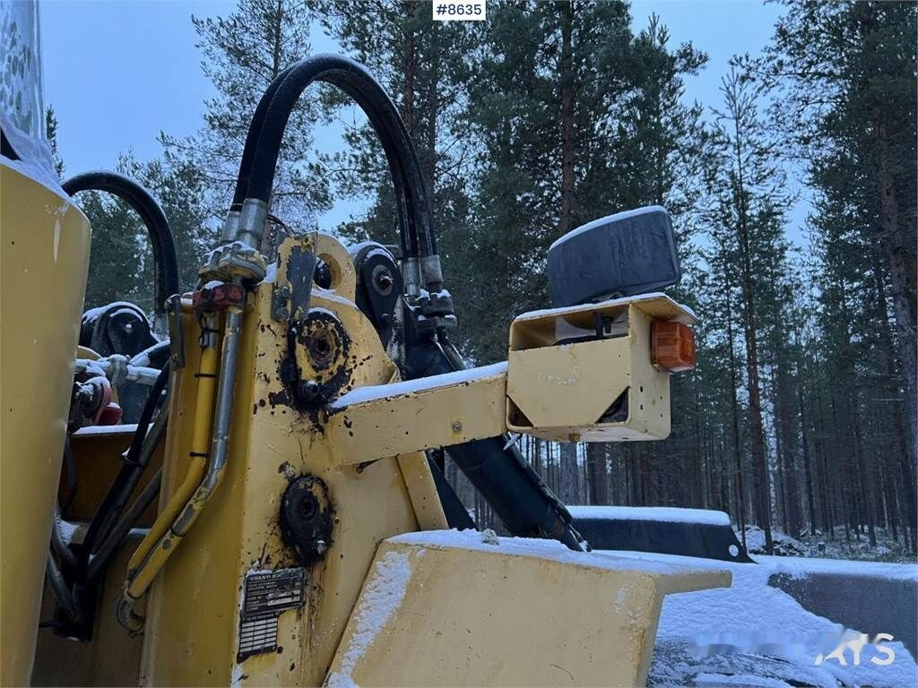 불도저 Volvo L120 : 사진 36