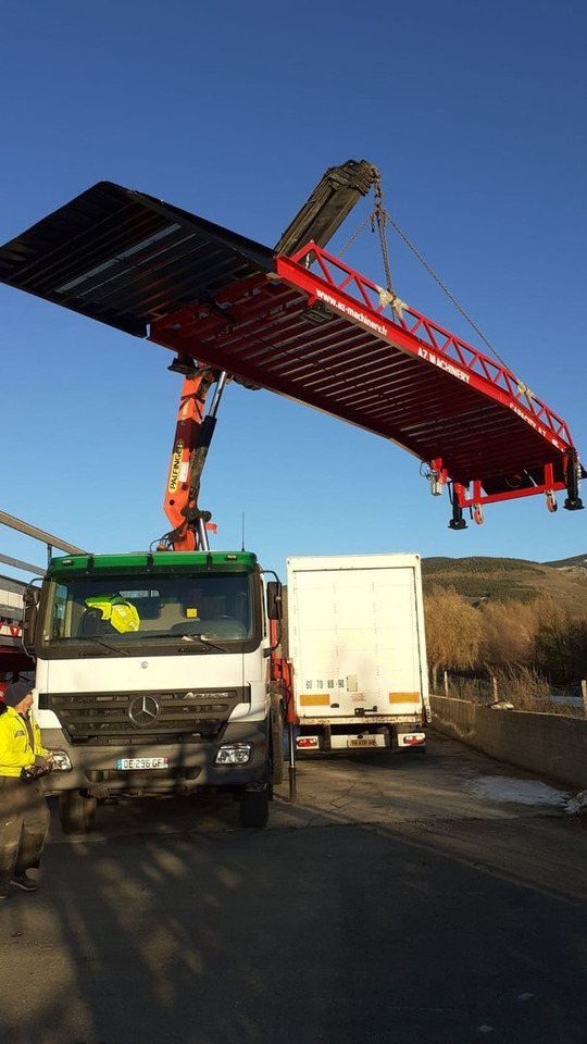 신규 로딩 램프 Loading Ramp with with hydraulic tilting bridge -  AZ RAMP - STAR- 15T-ZR. 15 ton : 사진 8