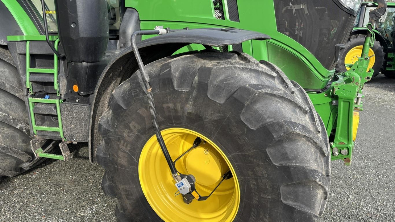 장궤형 트랙터 John Deere 6250 R : 사진 14