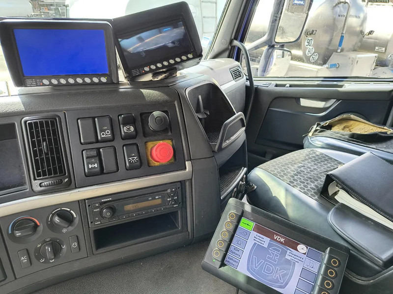 리스 Volvo FM 330 GARBAGE TRUCK - GOOD WORKING CONDITION (!) Volvo FM 330 GARBAGE TRUCK - GOOD WORKING CONDITION (!) : 사진 11