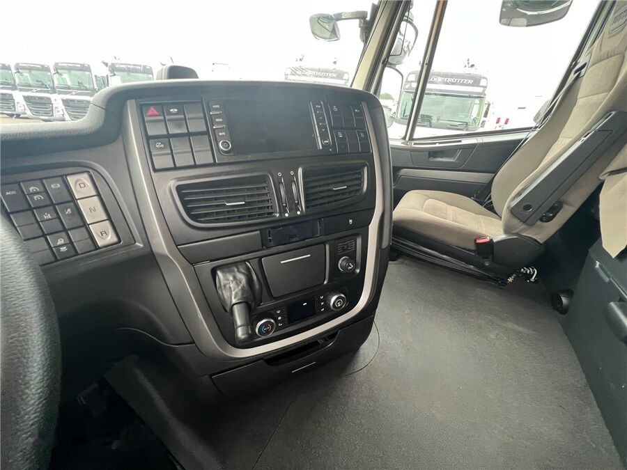 트랙터 유닛 IVECO XP 460 : 사진 18