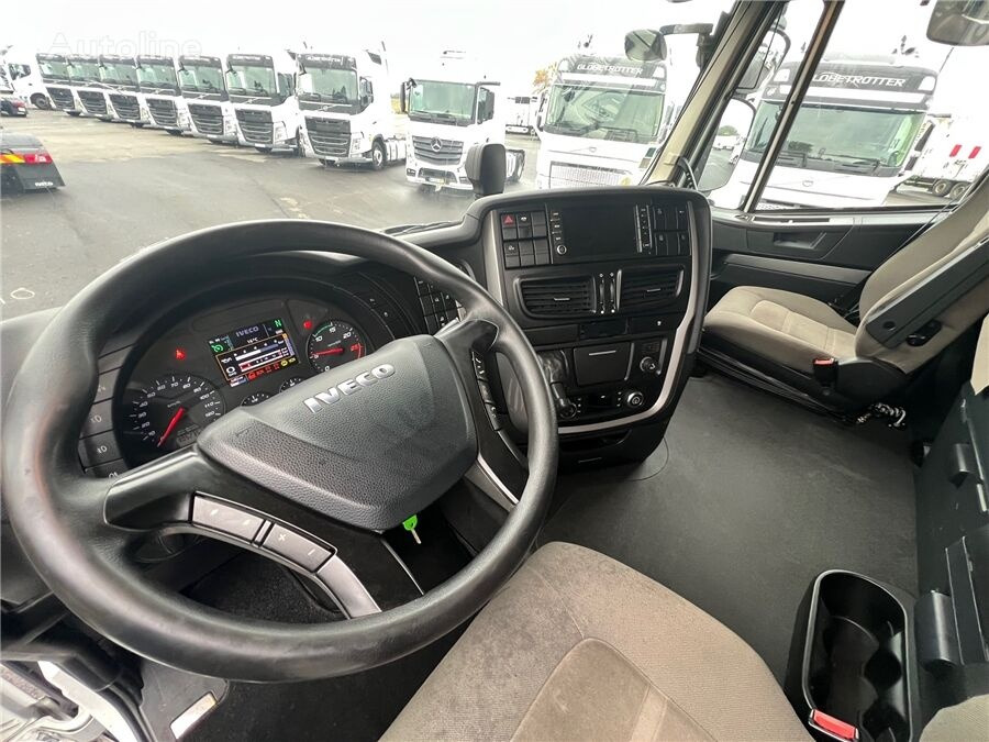 트랙터 유닛 IVECO XP 460 : 사진 19