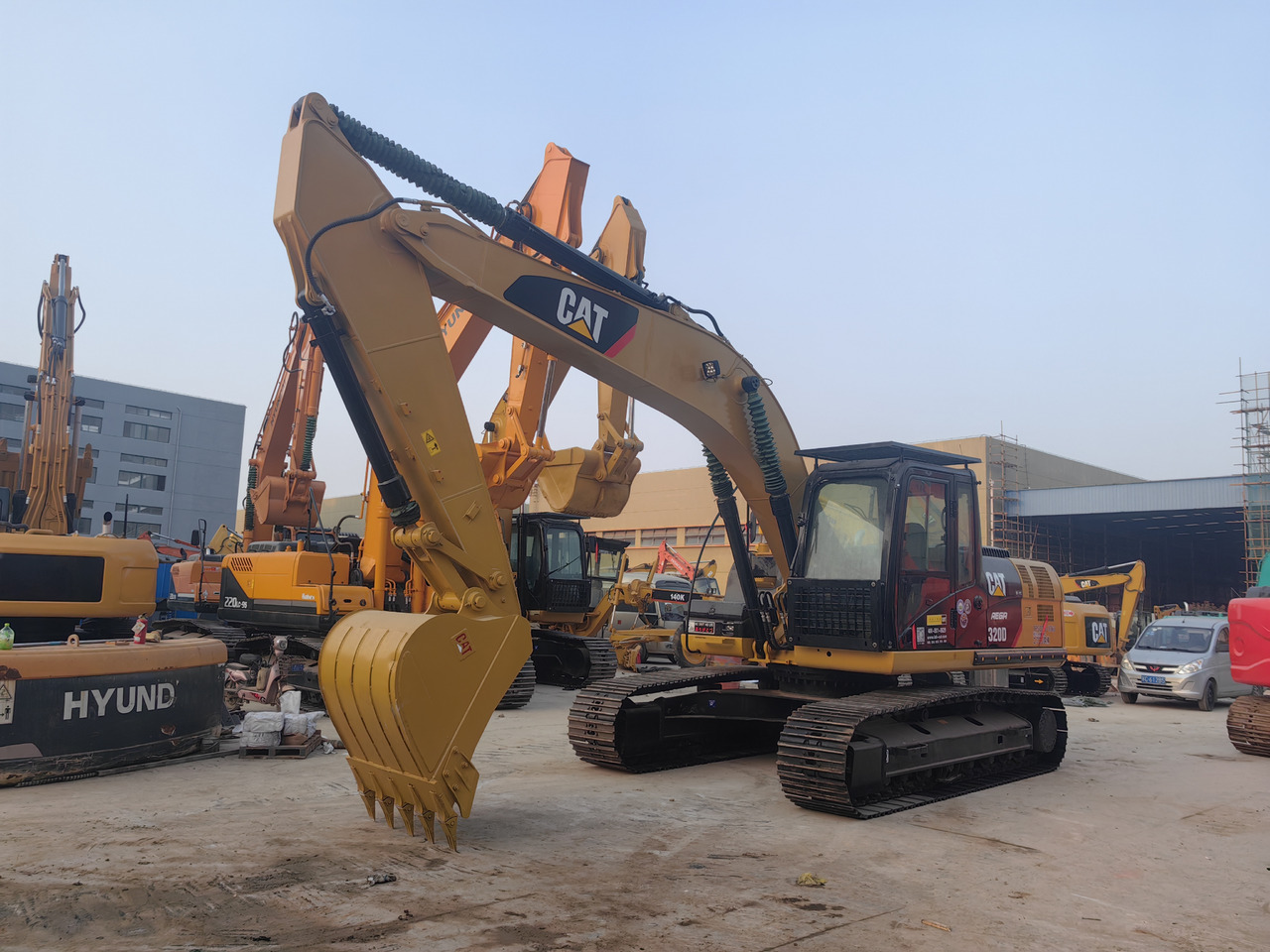 크롤러 굴삭기 CATERPILLAR 320D : 사진 6