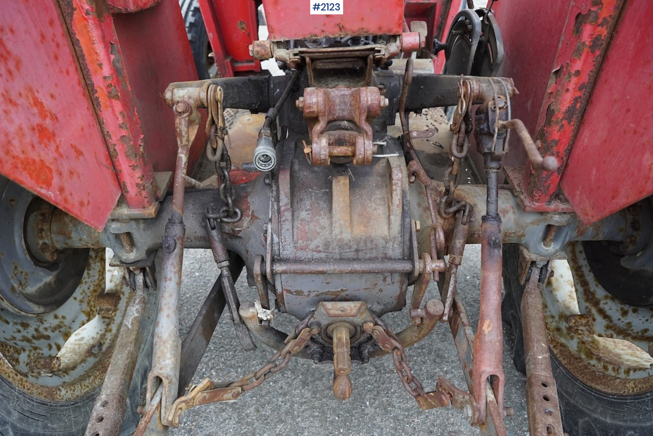 장궤형 트랙터 1977 Massey Ferguson 135 : 사진 28