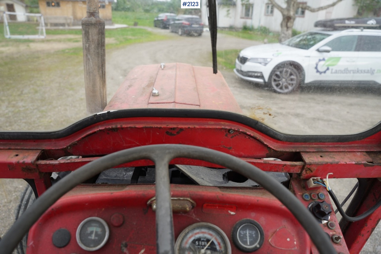 장궤형 트랙터 1977 Massey Ferguson 135 : 사진 24