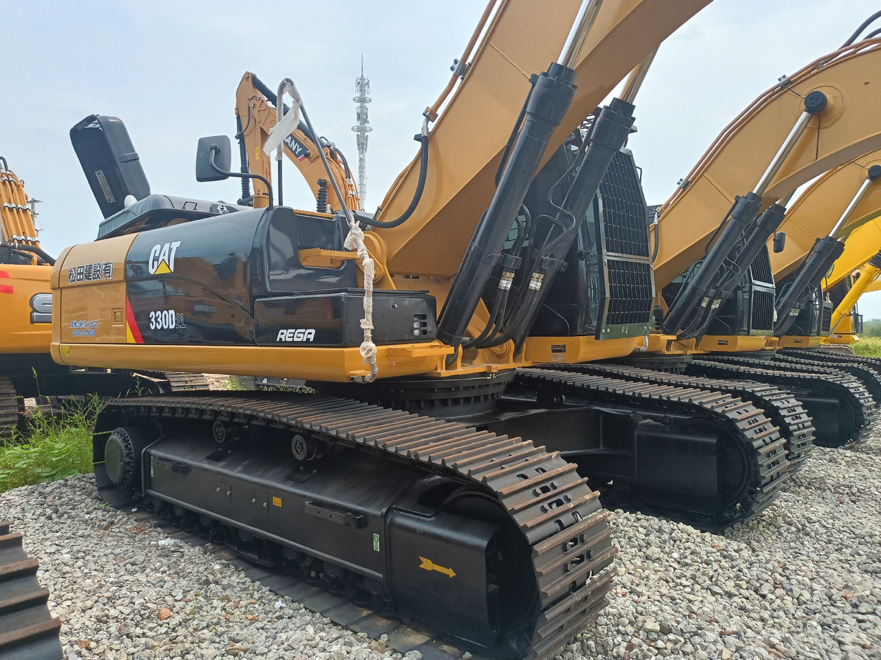 크롤러 굴삭기 CATERPILLAR 330D2L : 사진 7