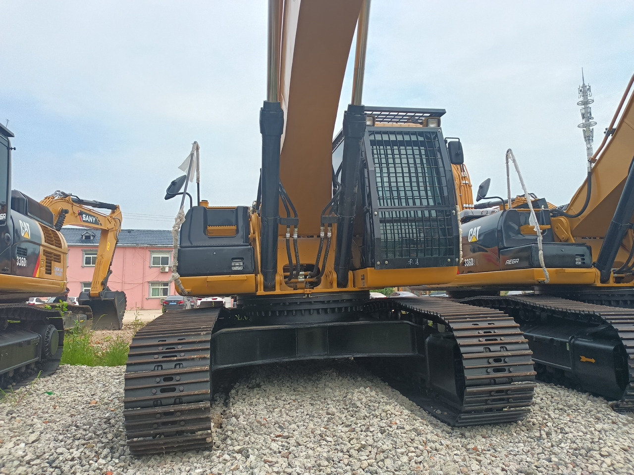 크롤러 굴삭기 CATERPILLAR 330D2L : 사진 6