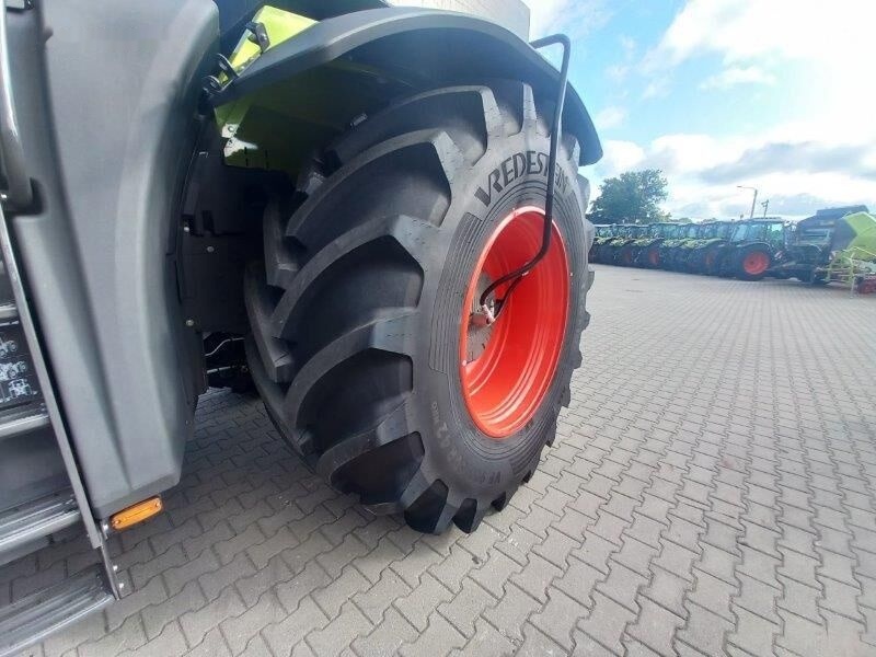 신규 장궤형 트랙터 Claas XERION 5000 TRAC : 사진 13