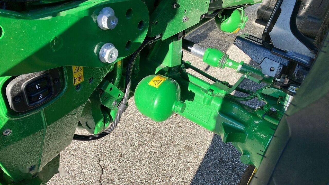 신규 장궤형 트랙터 John Deere 6R150 : 사진 13