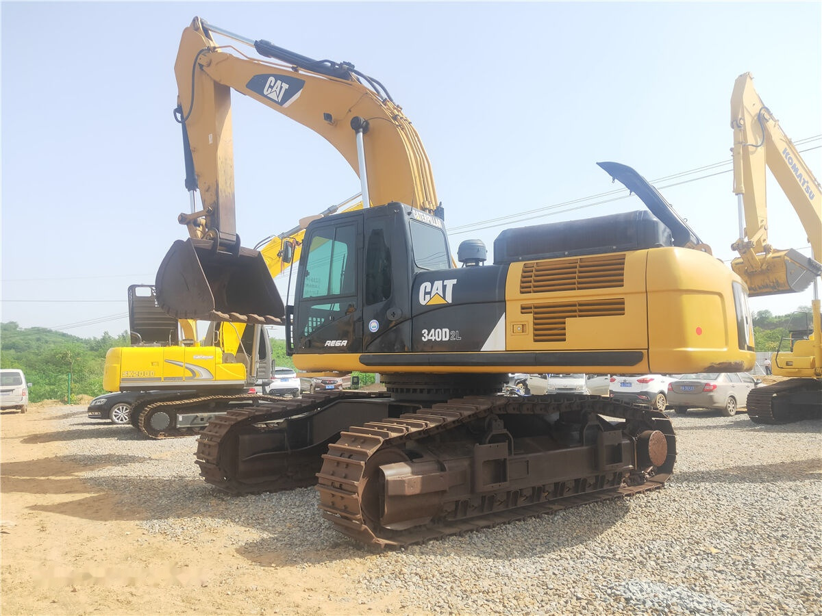 크롤러 굴삭기 Caterpillar 340D : 사진 6