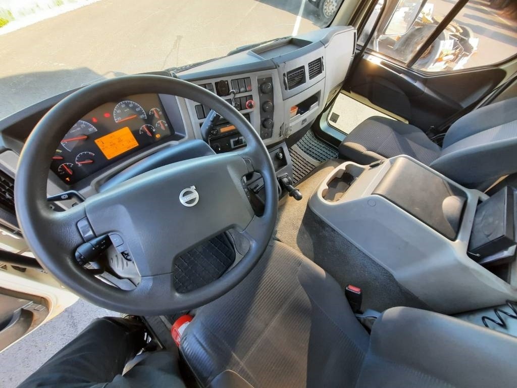 박스 트럭 Volvo FL 240 : 사진 10