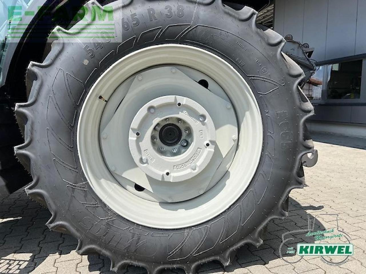 장궤형 트랙터 Valtra g 125 active Active : 사진 9