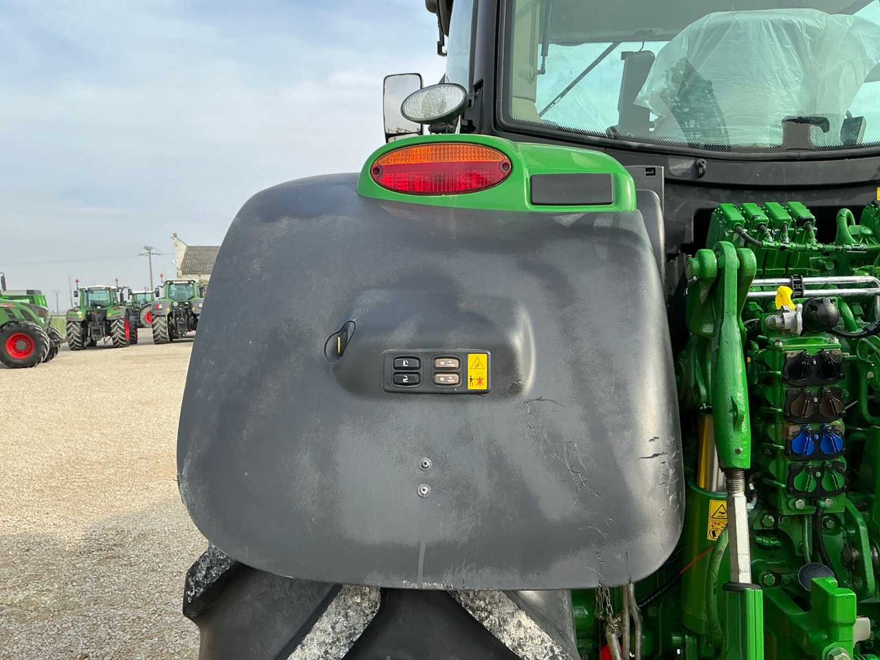 장궤형 트랙터 John Deere 6155R : 사진 15