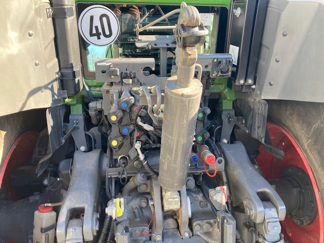 장궤형 트랙터 Fendt 826 Vario S4 Profi : 사진 10 장궤형 트랙터 Fendt 826 Vario S4 Profi : 사진 10