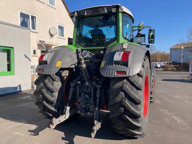 장궤형 트랙터 Fendt 826 Vario S4 Profi : 사진 11 장궤형 트랙터 Fendt 826 Vario S4 Profi : 사진 11