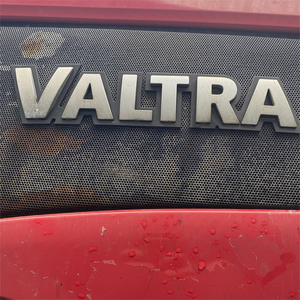 장궤형 트랙터 Valtra T 153 : 사진 27